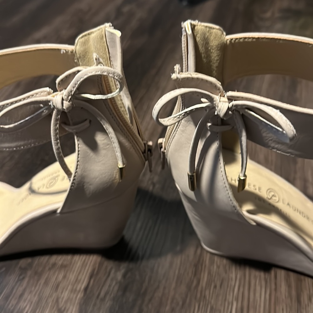 CHINESE LAUNDRY | CAMOMILE WEDGE SANDAL - Picture 8 of 8